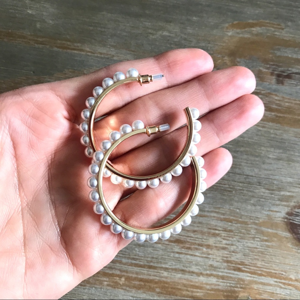 Amazing Pearl Hoop Earrings - NWT Great Gift - Picture 3 of 6